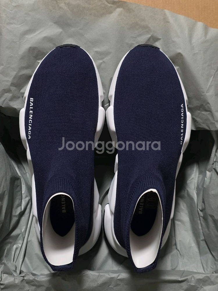 정품 발렌시아가 스피드러너 스니커즈 네이비 37 새상품--0