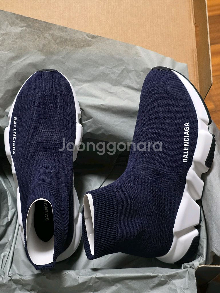 정품 발렌시아가 스피드러너 스니커즈 네이비 37 새상품--3