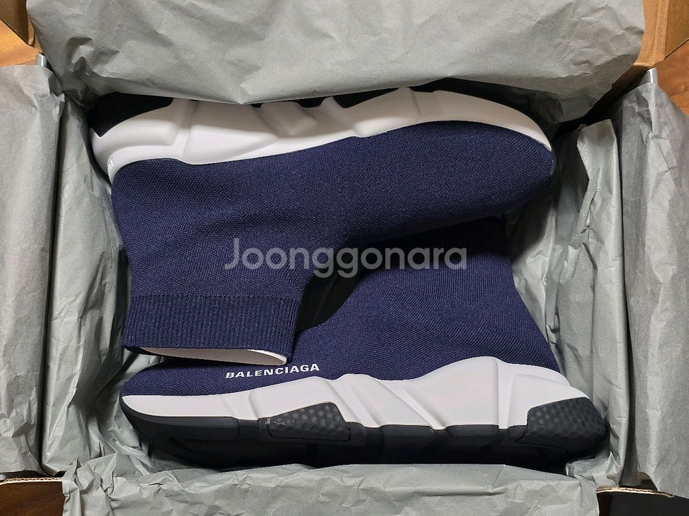 정품 발렌시아가 스피드러너 스니커즈 네이비 37 새상품--2