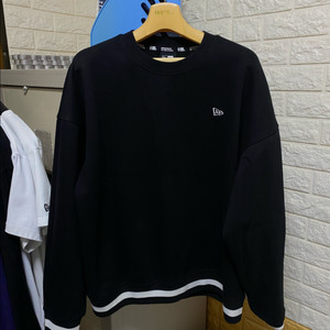 [105]뉴에라 심플 로고 맨투맨