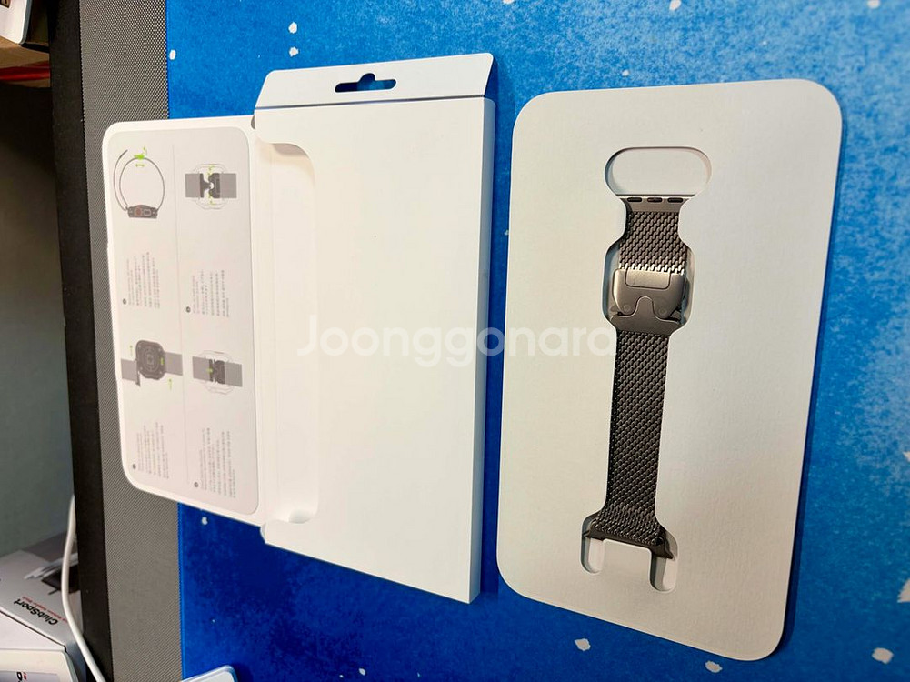 애플 정품 내추럴 티타늄 밀레니즈 루프 애플워치 스트랩 판매합니다--6