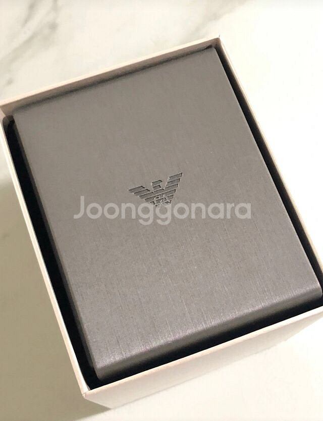 [랩핑그대로. 미사용새제품]엠포리오 아르마니 여성 가죽 시계--2