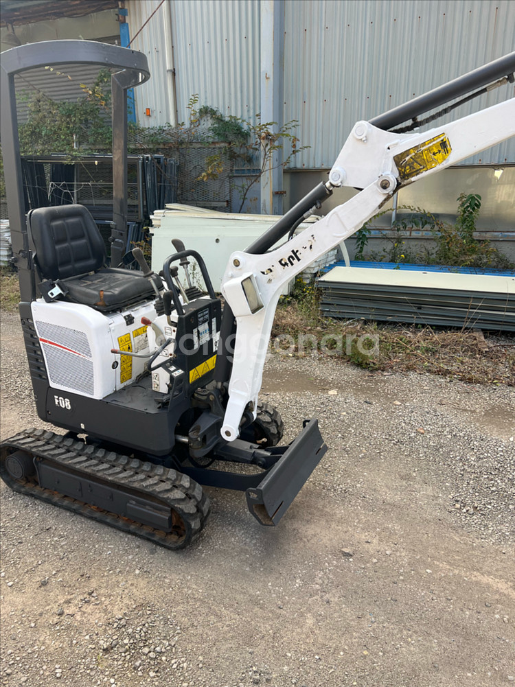 밥캣e08 미니굴삭기 팝니다--2