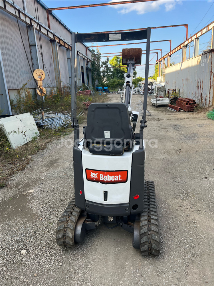 밥캣e08 미니굴삭기 팝니다--3