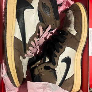 나이키 에어조던1 트레비스 스캇 하이 모카 275