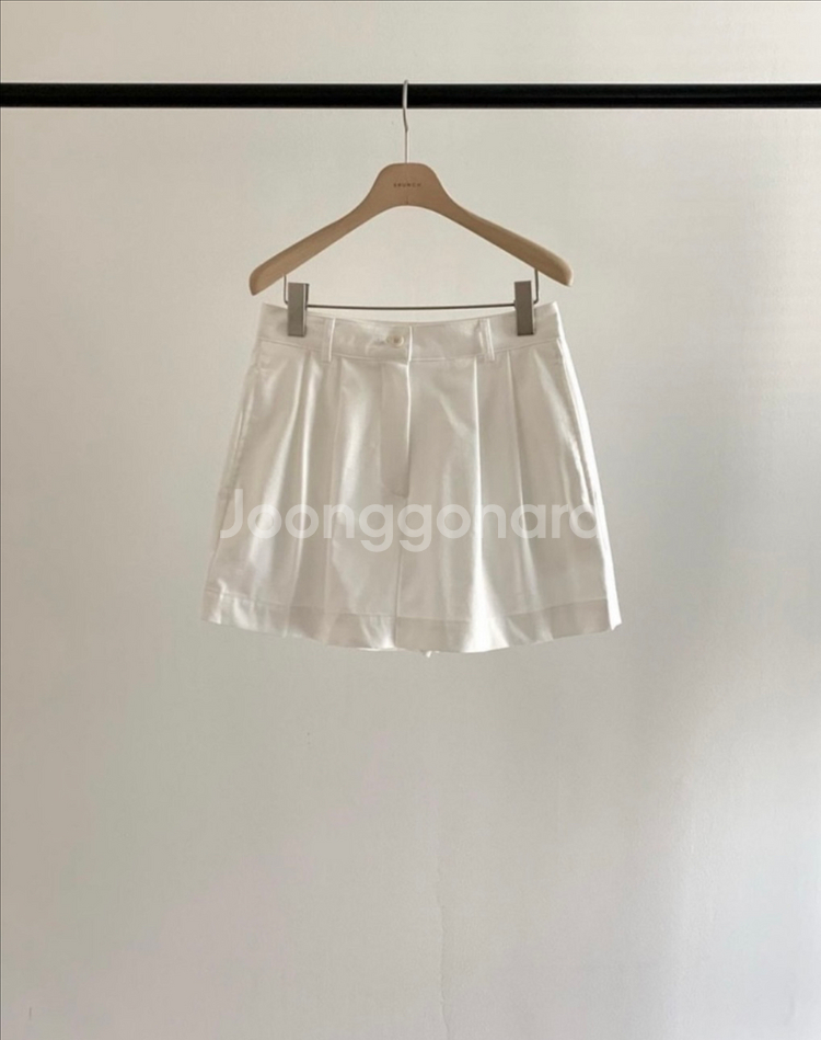 BR 브런치(도매택) 화이트 핀턱 반바지(도리팬츠) S--4