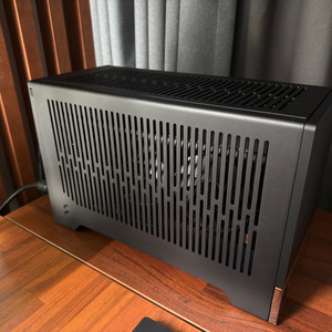 9800X3D + 4070 Ti Super / SFF 프렉탈 테라 완본체