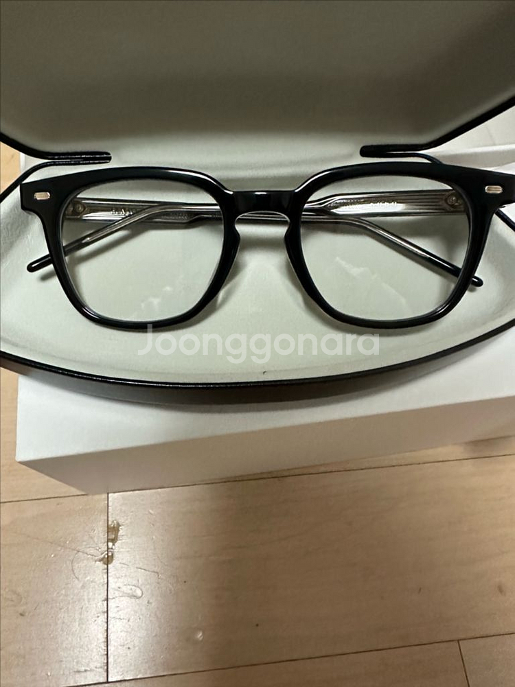 젠틀몬스터 안경테--1