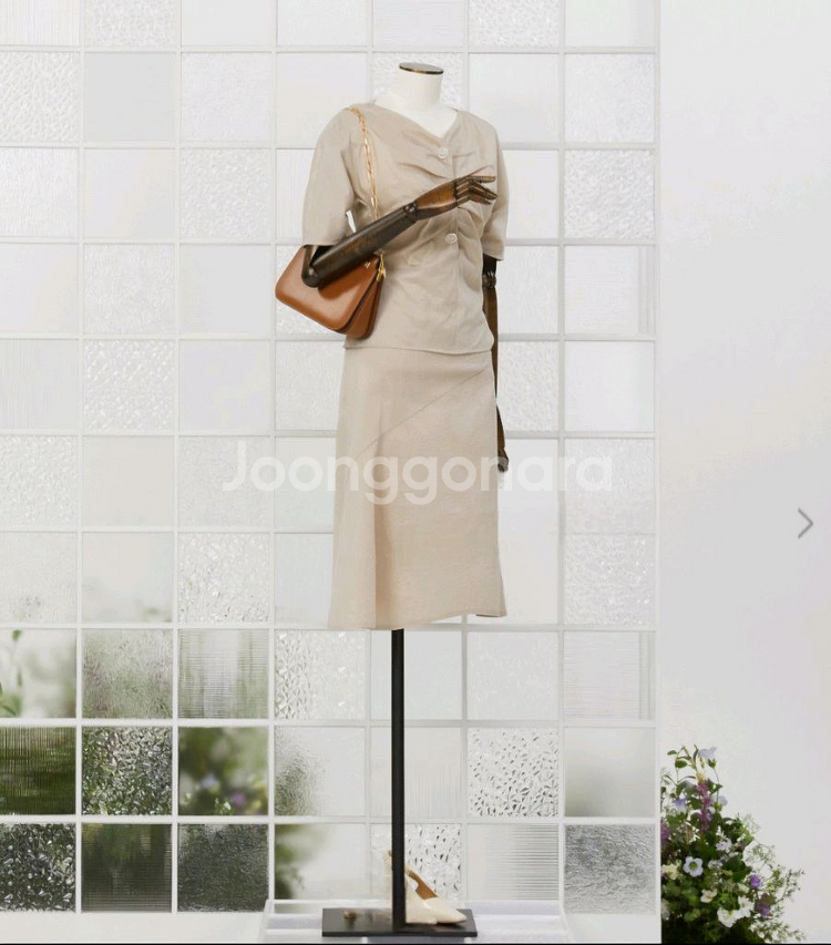 미샤 블라우스 미샤스커트 세트66사이즈 미샤 셋업세트 66사이즈--0