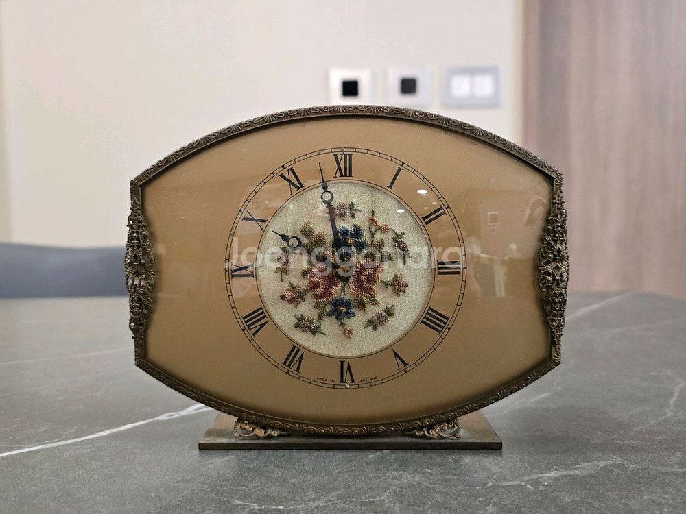 1940 빈티지 영국 Petit Point Embroidery 태엽시계--0