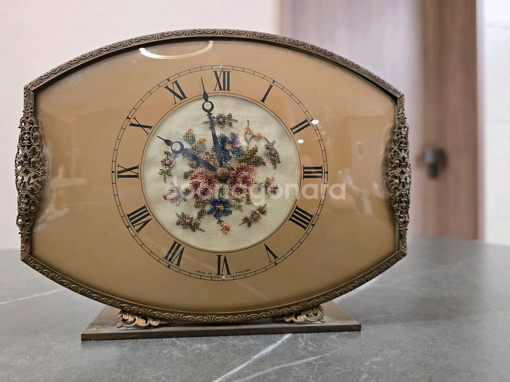 1940 빈티지 영국 Petit Point Embroidery 태엽시계--9