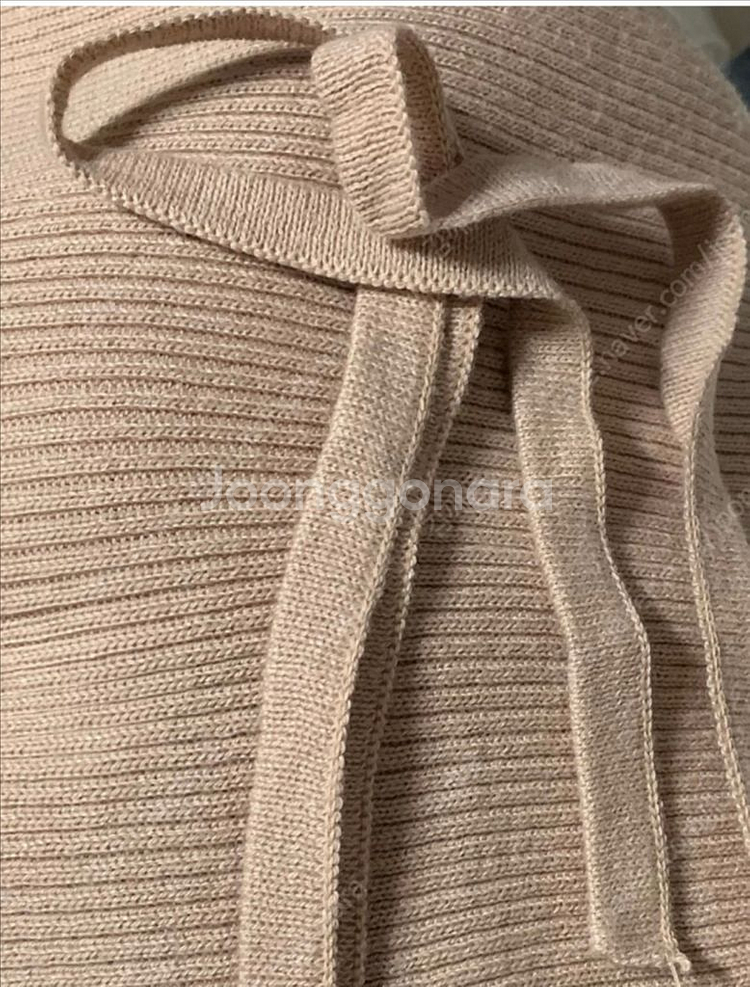 RAIVE 레이브 브이넥 랩 니트--8