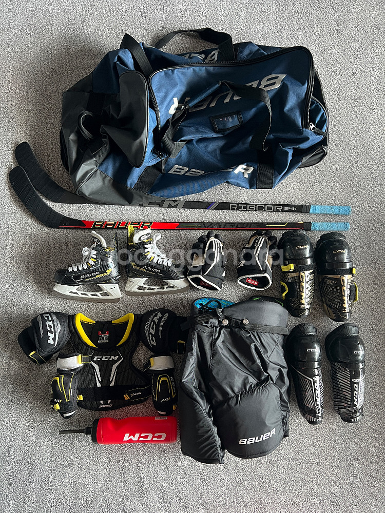 쥬니아 아이스하키 장비 세트 판매합니다--0