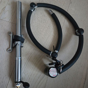 자전거 자물쇠 및 공기주입기