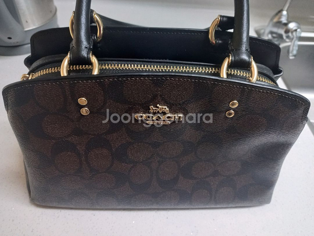 코치 시그니처 핸드백 + 카드지갑 세트--3