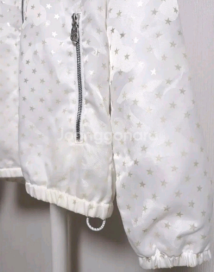 마크앤로나 정품 카모 별무늬 바람막이 100사이즈--3