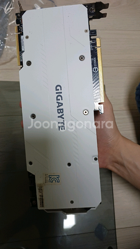 기가바이트RTX 2080 화이트 그래픽카드--3