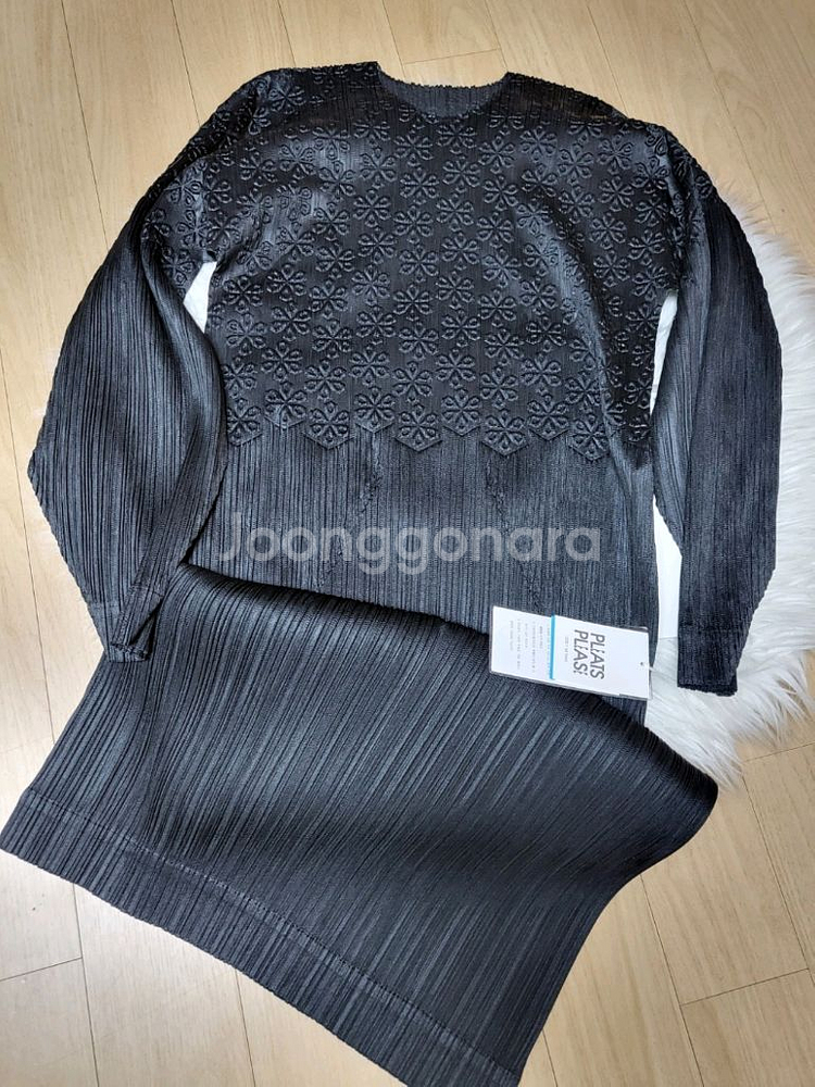 이세이미야케 플리츠플리즈 원피스 12월 스노우드롭 원피스 블랙 3사이즈--3