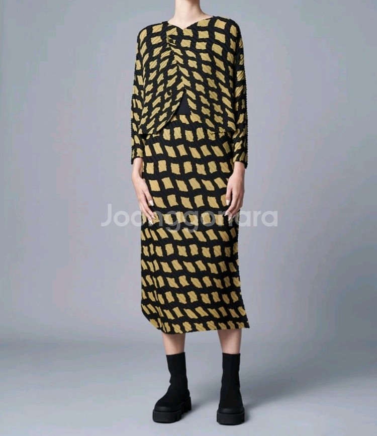 이세이미야케 가디건 리터레이션 플리츠 자켓 오커 2사이즈--7