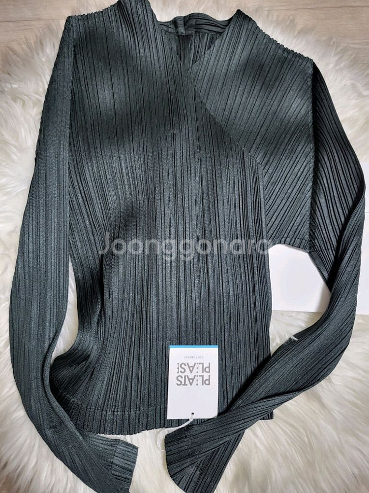 이세이미야케 플리츠플리즈 가디건 5월 먼슬리 가디건 챠콜 3사이즈--4