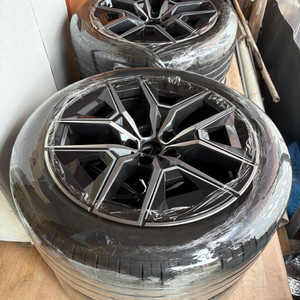 BMW G60 5시리즈 19인치 936m 출고 휠타이어