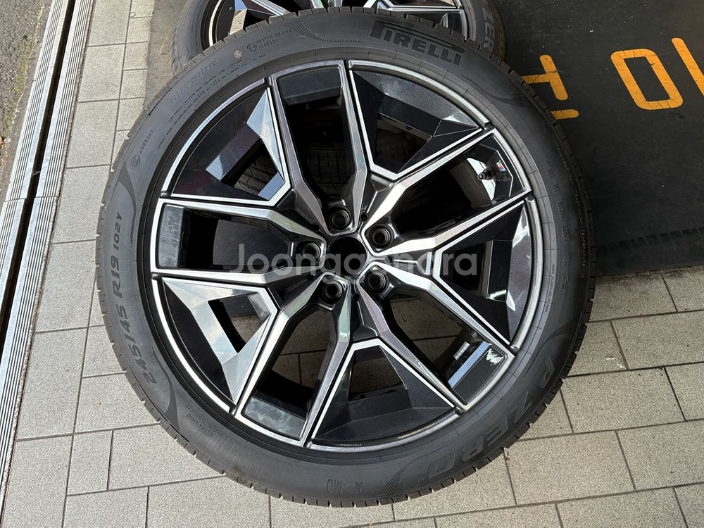 BMW G60 5시리즈 19인치 936m 출고 휠타이어--1