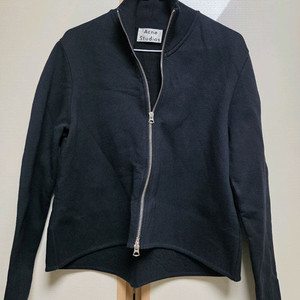 아크네 스튜디오(Acne Studios) 블랙 집업 자켓