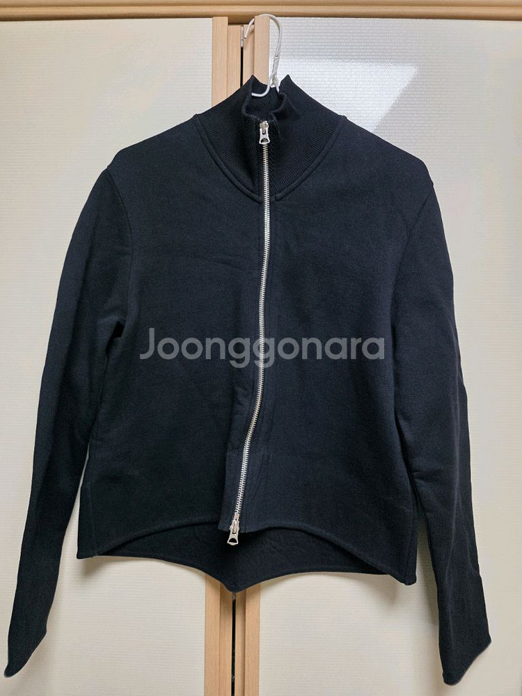 아크네 스튜디오(Acne Studios) 블랙 집업 자켓--1