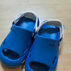네파 키즈 샌들 220사이즈. 착불