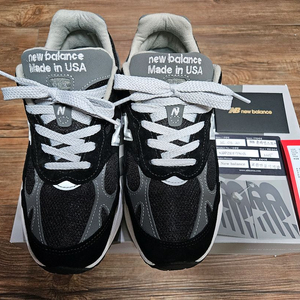 뉴발란스 993 우먼스 245 블랙 판매합니다.
