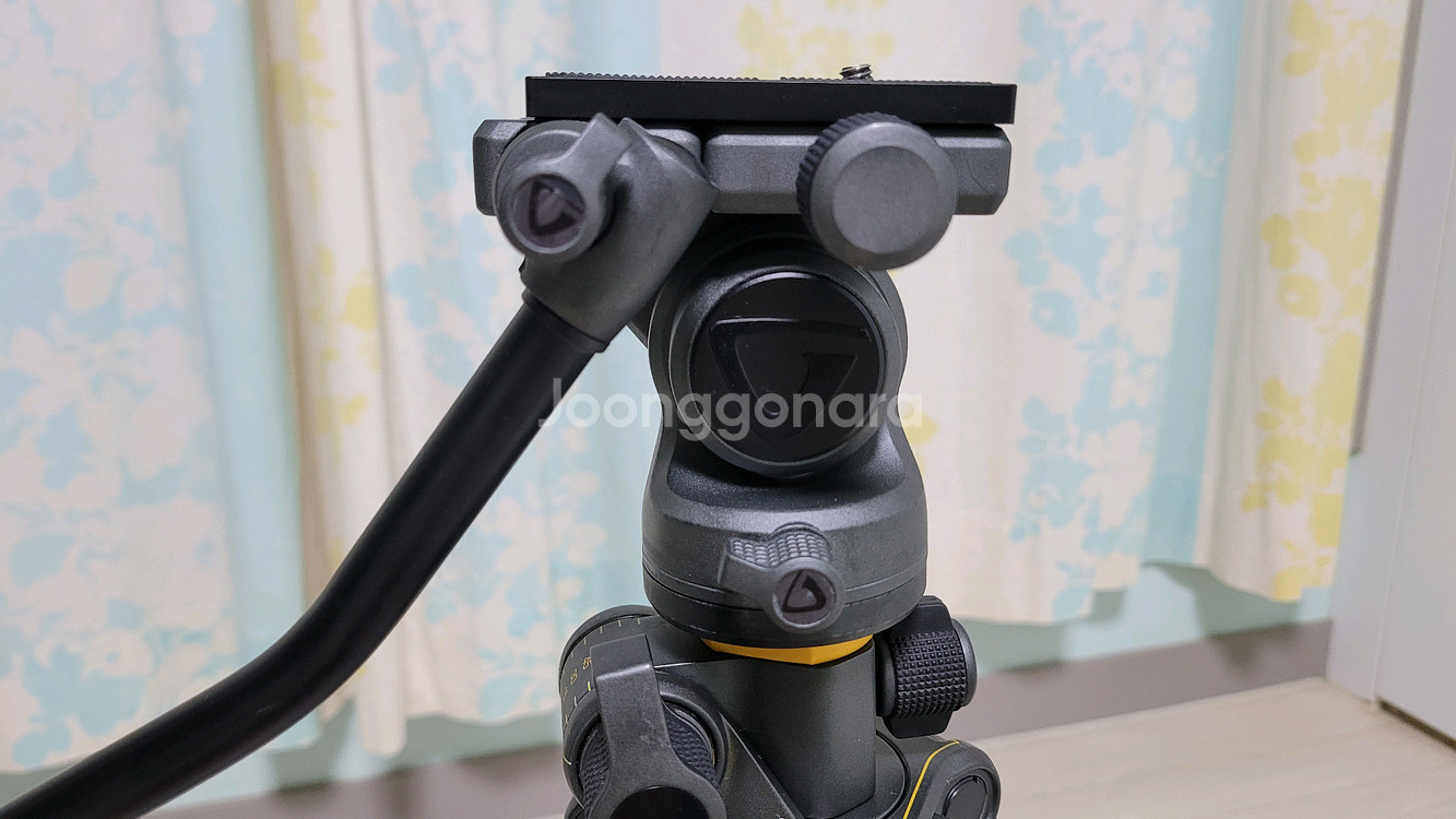 뱅가드 알타프로2+ 비디오헤드 삼각대 판매합니다.--3