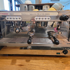 [판매] 훼마 FAEMA E98 RE 2그룹 에스프레소 머신