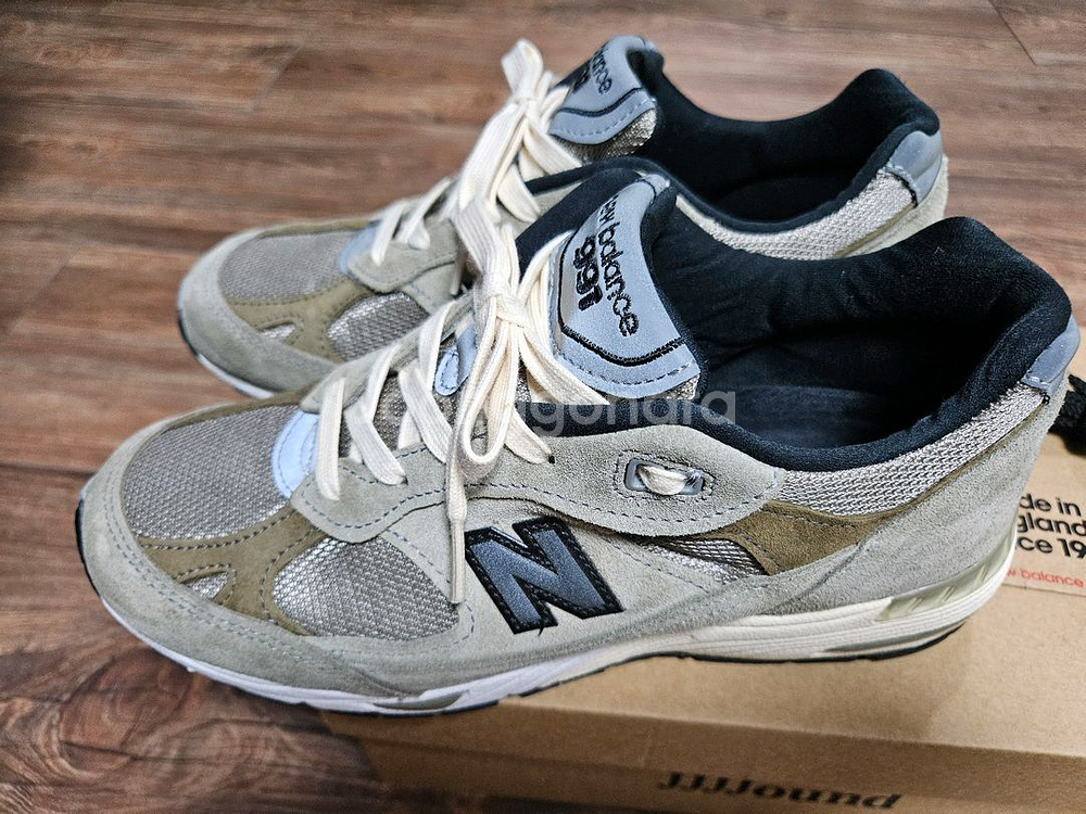 뉴발란스 991 자운드 우먼스 250 판매합니다.--3