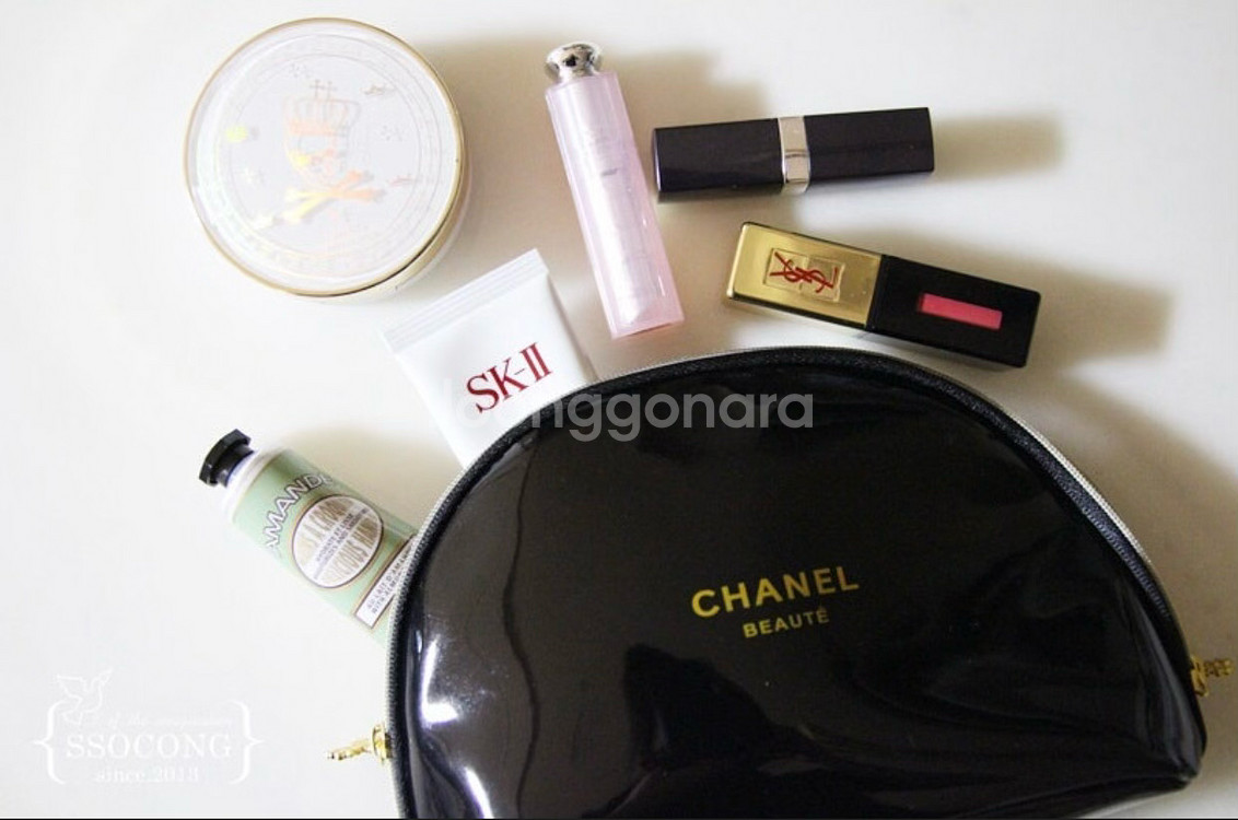 샤넬 뷰티 에나멜 파우치--4