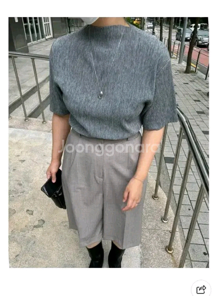 플리츠 반팔 블라우스 - 차콜--0