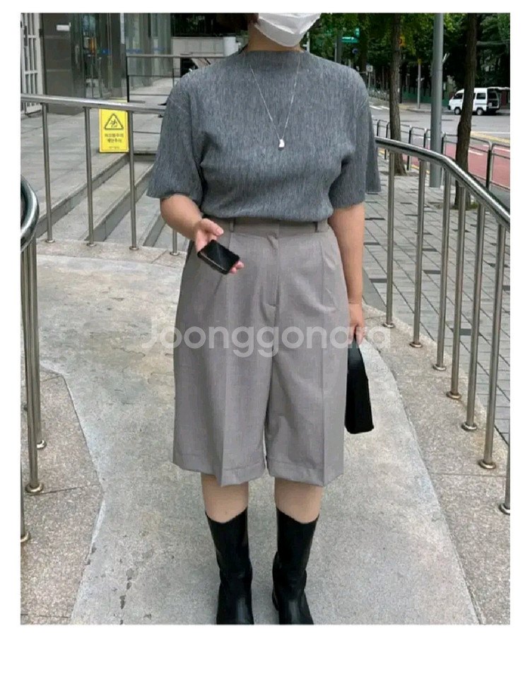 플리츠 반팔 블라우스 - 차콜--4