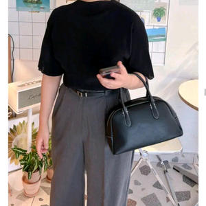 플리츠 반팔 블라우스 - 블랙