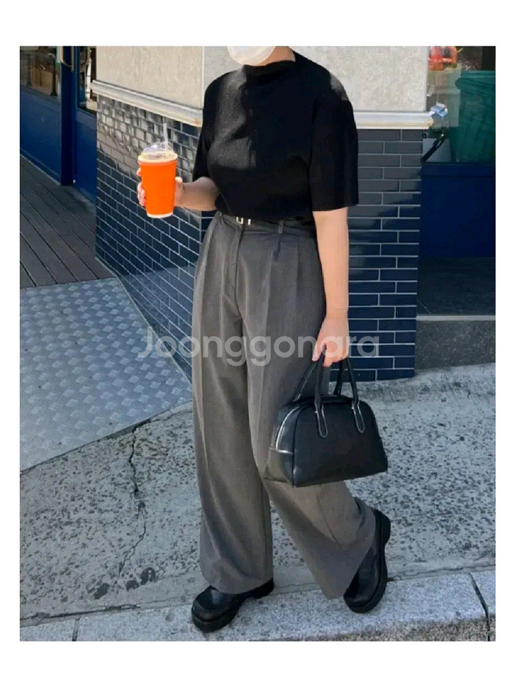 플리츠 반팔 블라우스 - 블랙--3