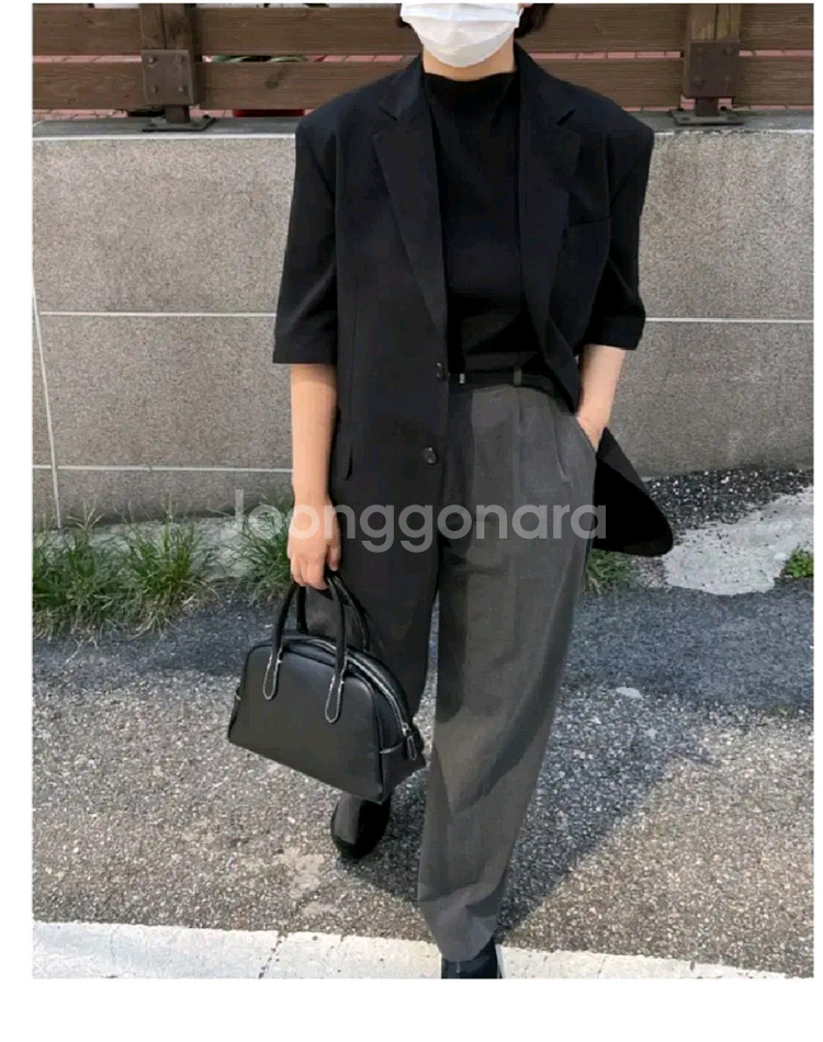 플리츠 반팔 블라우스 - 블랙--1