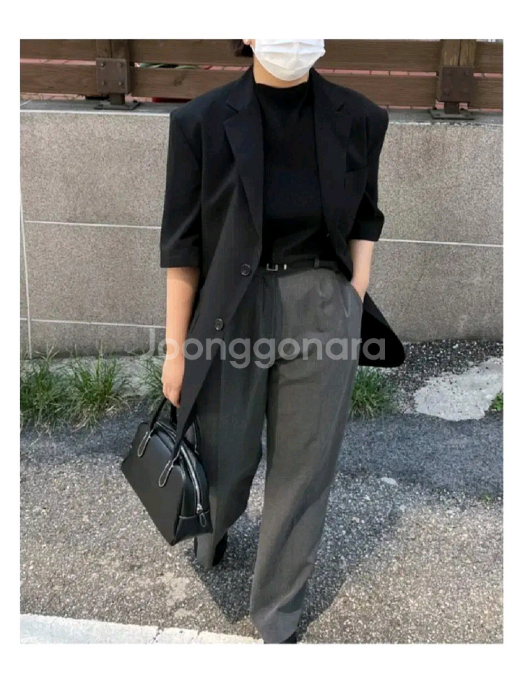 플리츠 반팔 블라우스 - 블랙--4