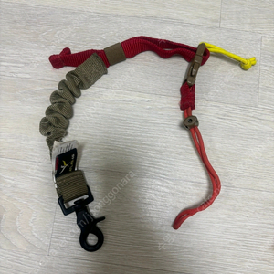 아틀라스46 랜야드 중고 구합니다.