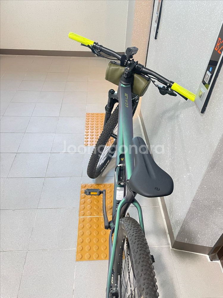 스캇스케일 965L MTB 자전거, 카스크 헬멧, iwa자전거거치대--1