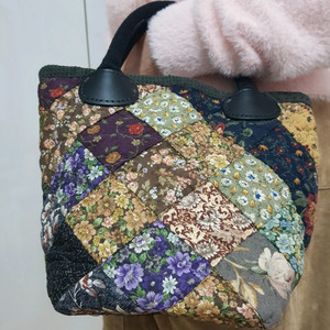퀼트 파치먼트 패턴 핸드백