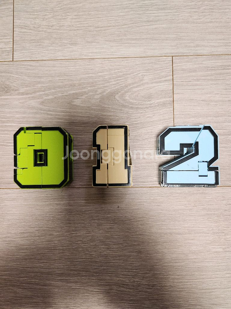 토이앤토이 숫자변신 로봇 (0,1,2)--3