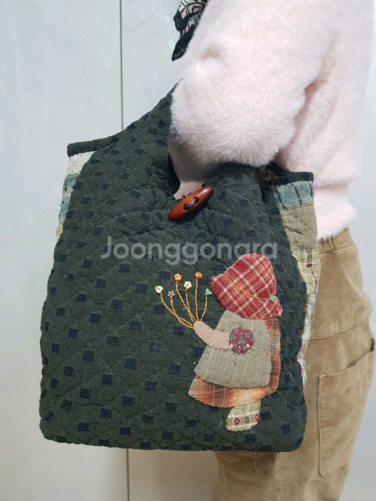 퀼트 꽃을든 소녀 가방--0