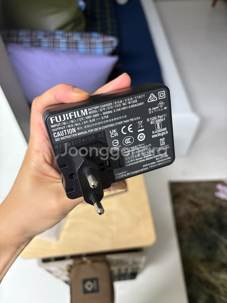 후지필름 NP-W126S 배터리 + 충전기 팝니다.--4