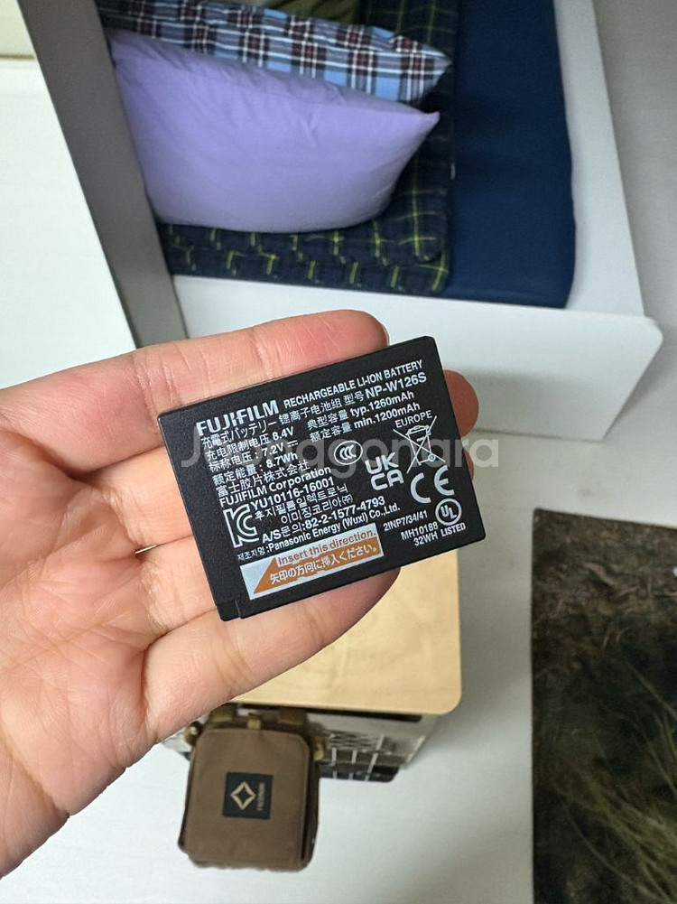 후지필름 NP-W126S 배터리 + 충전기 팝니다.--1