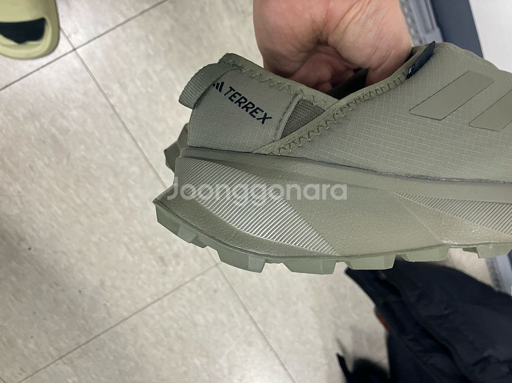 아디다스 테렉스 윈터 슬립온 250사이즈 1회착용 팝니다--2