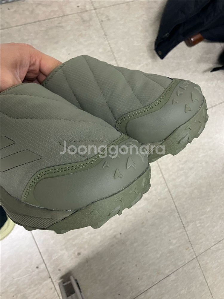 아디다스 테렉스 윈터 슬립온 250사이즈 1회착용 팝니다--5