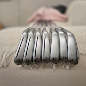 테일러메이드 3세대 p790 4-p 아이언세트 팝니다.